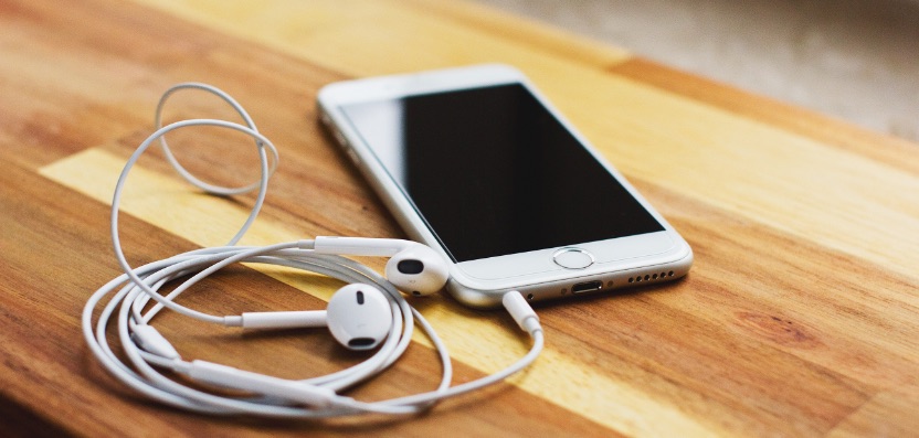 picture of headphones